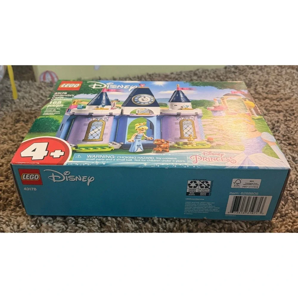 Lego Disney Cinderella's Castle Celebration Building Set (NWT) 43178
